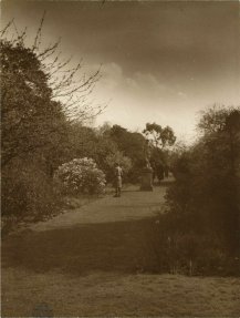 Unknown photographer, Sunday in the park