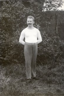 Unknown photographer, The proud sportsman in the garden