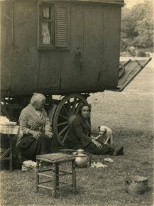 Unknown German Photographer, Die Zigeuner