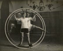 Unknown photographer, Couple of gymnast with a Rhnrad #2