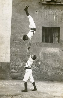 W. Fortun, Grenoble, Acrobats